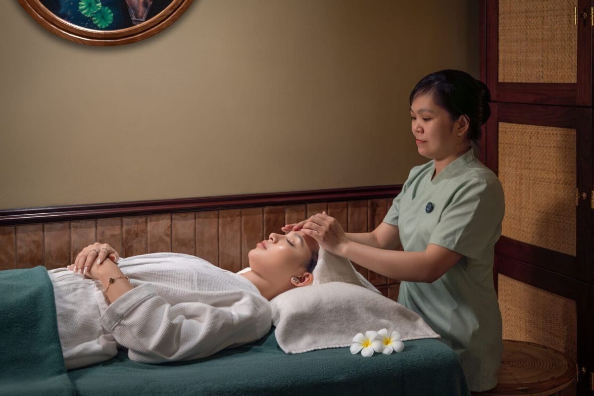 What is holistic wellness retreat