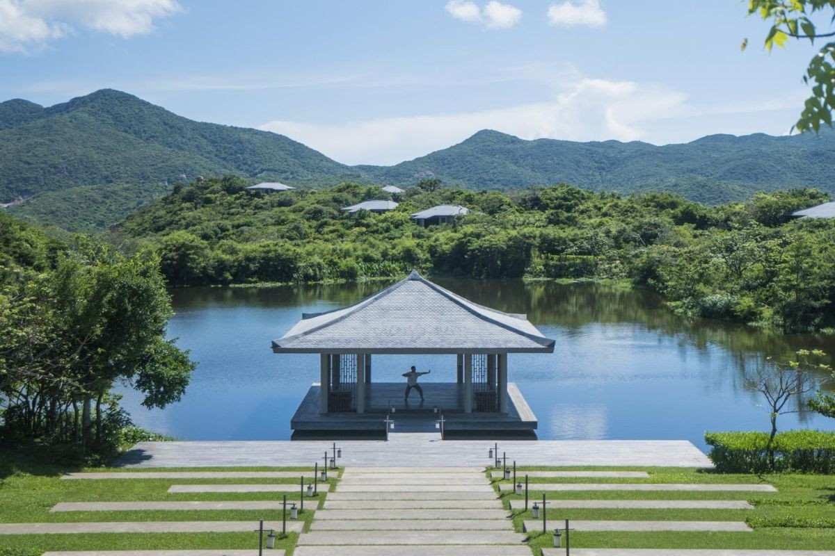 What is regenerative travel