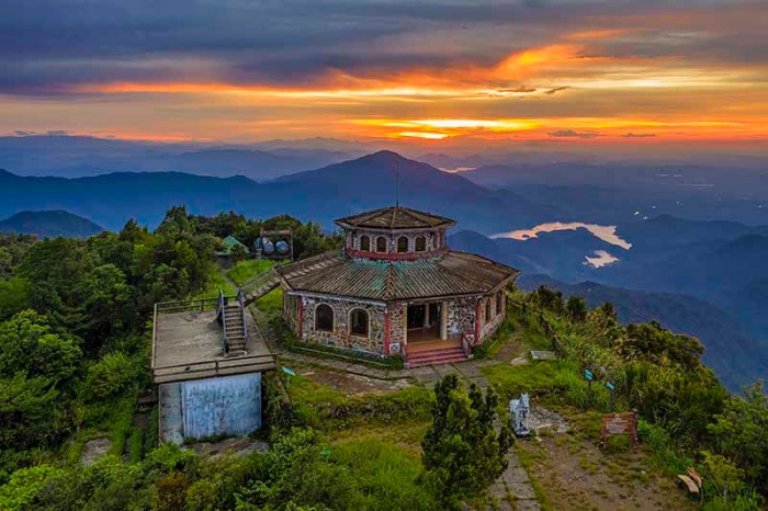 Hanoi to Hue: 11 Days of Wellness, Culture, and Nature Escape